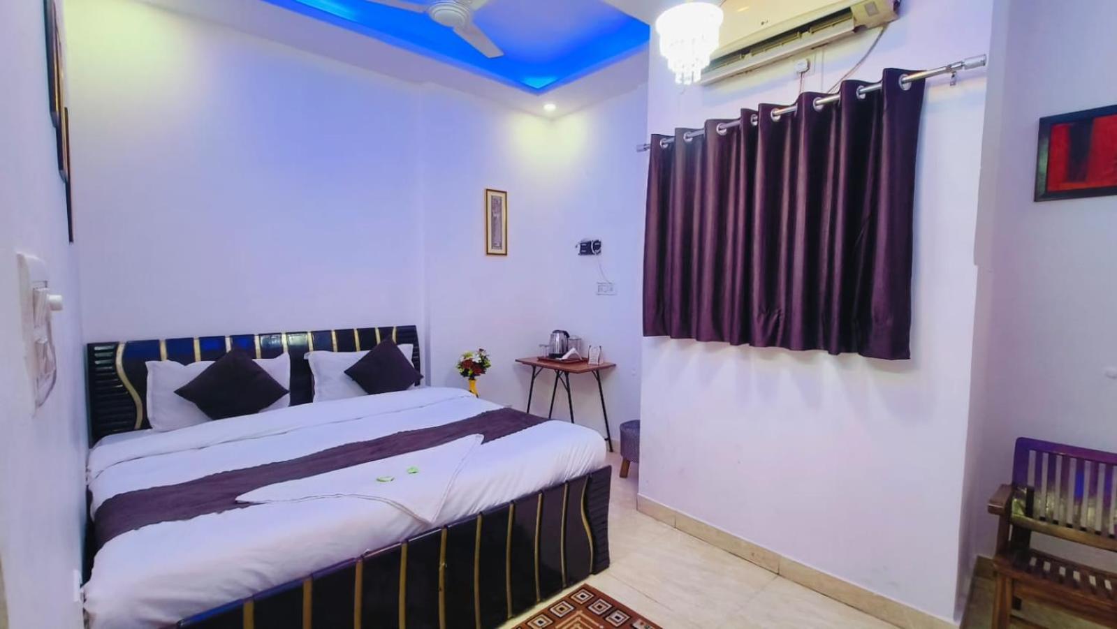 Hotel Mannat Centric - Near Lajpat Nagar Metro Yeni Delhi Dış mekan fotoğraf
