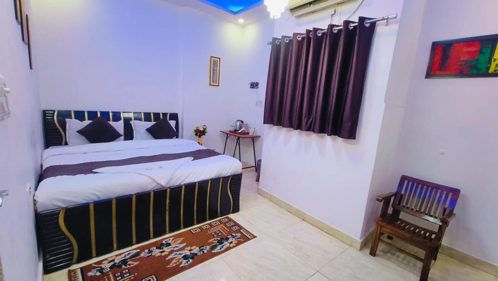 Hotel Mannat Centric - Near Lajpat Nagar Metro Yeni Delhi Dış mekan fotoğraf