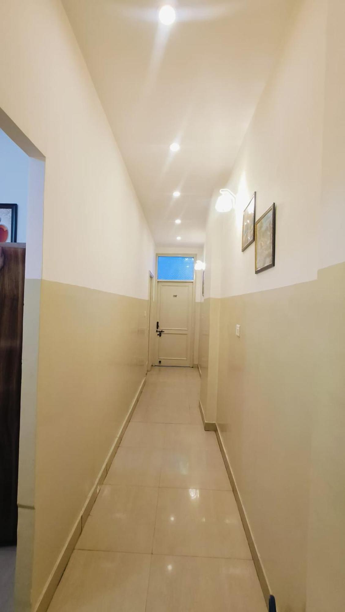 Hotel Mannat Centric - Near Lajpat Nagar Metro Yeni Delhi Dış mekan fotoğraf
